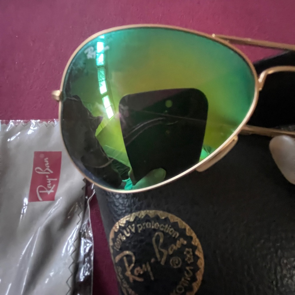 Authentic Ray-Ban AVIATOR CLASSIC